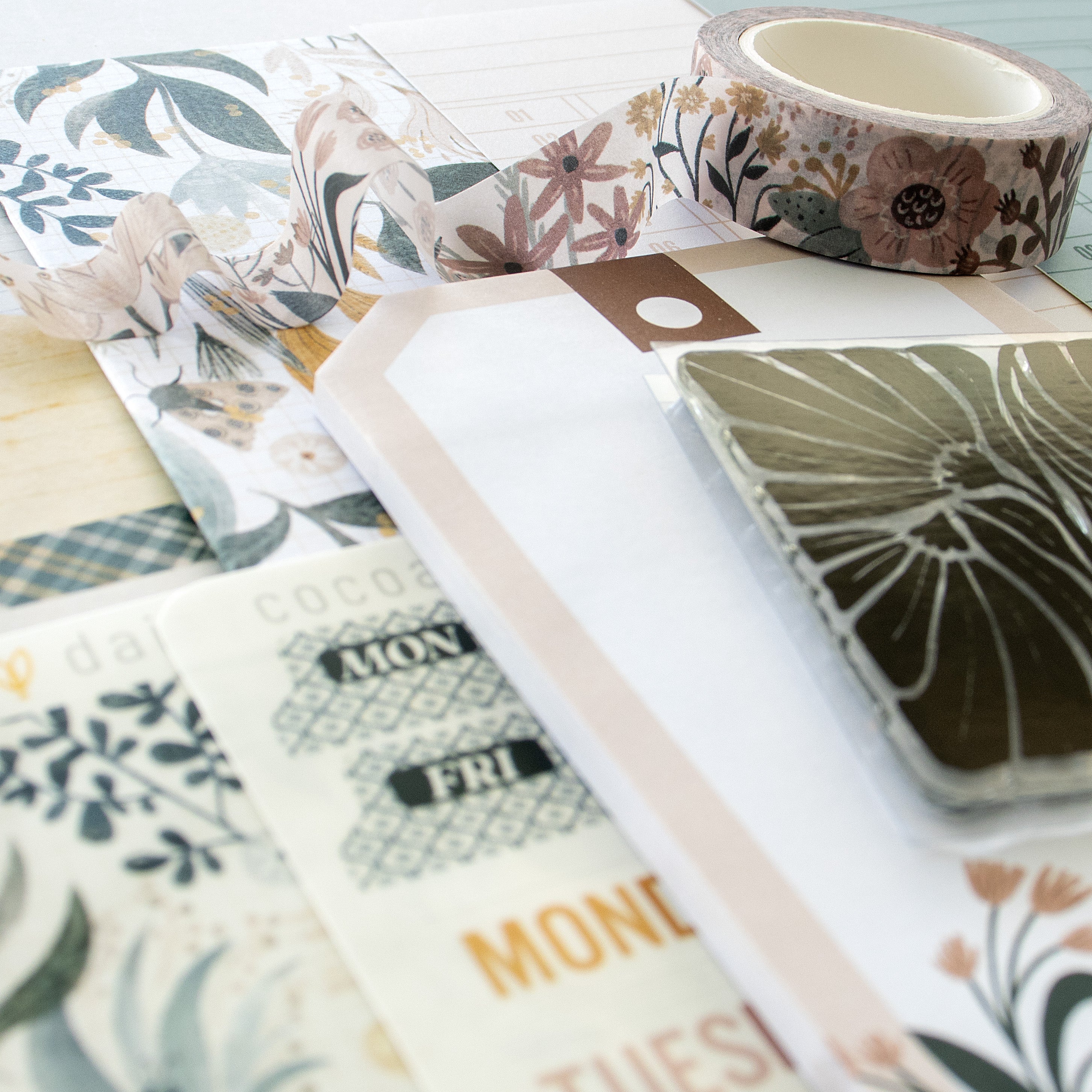 Deluxe Journaling Kit Subscription - 1 month